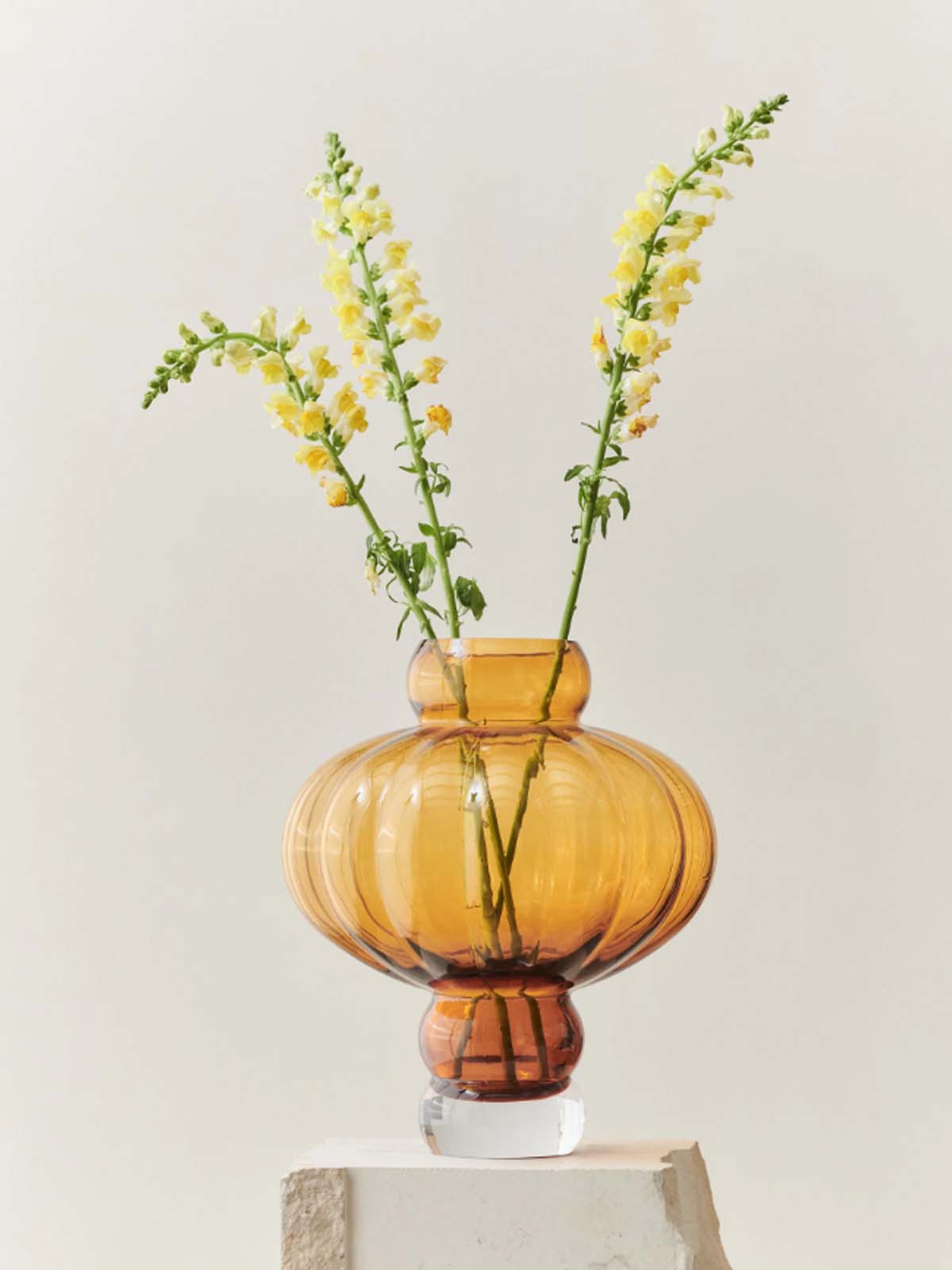 SCULPTURAL GLASS BALLOON VASE