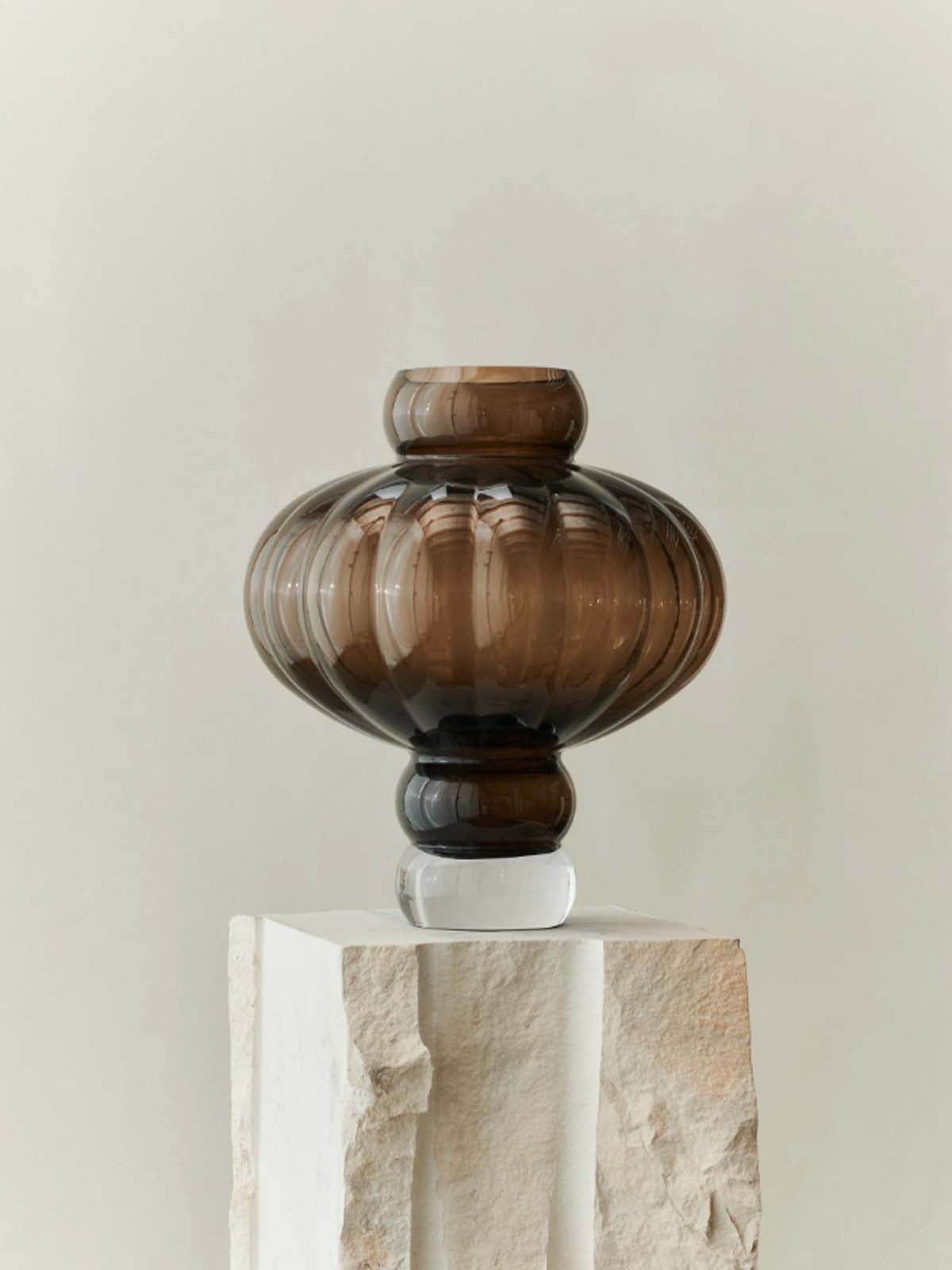 SCULPTURAL GLASS BALLOON VASE
