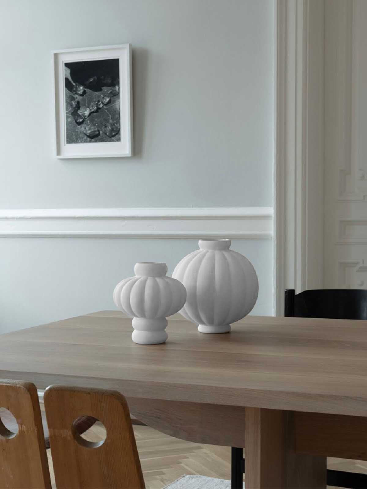 MATTE CERAMIC BALLOON VASE