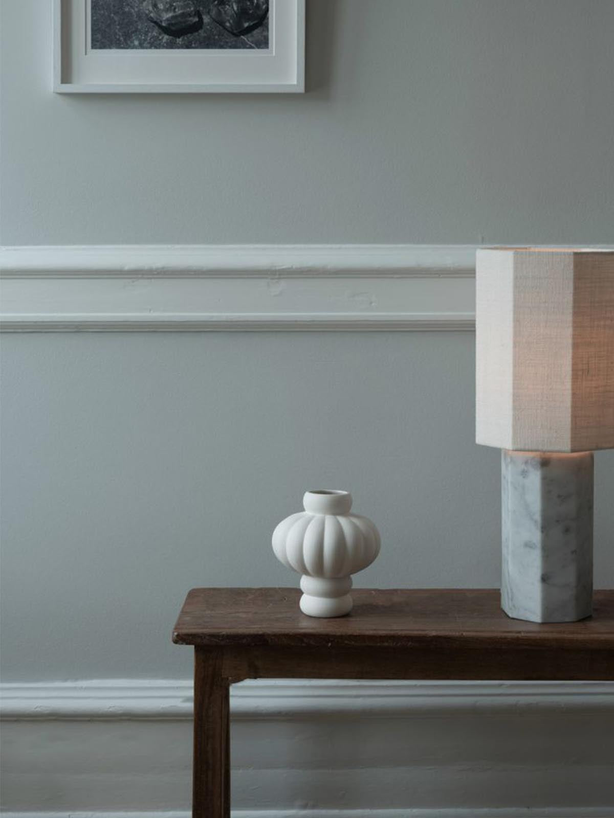 MATTE CERAMIC BALLOON VASE