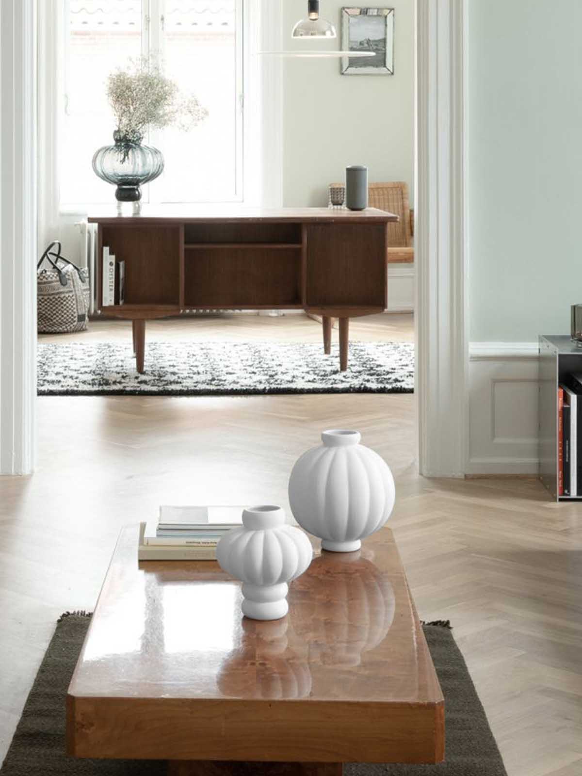 MATTE CERAMIC BALLOON VASE
