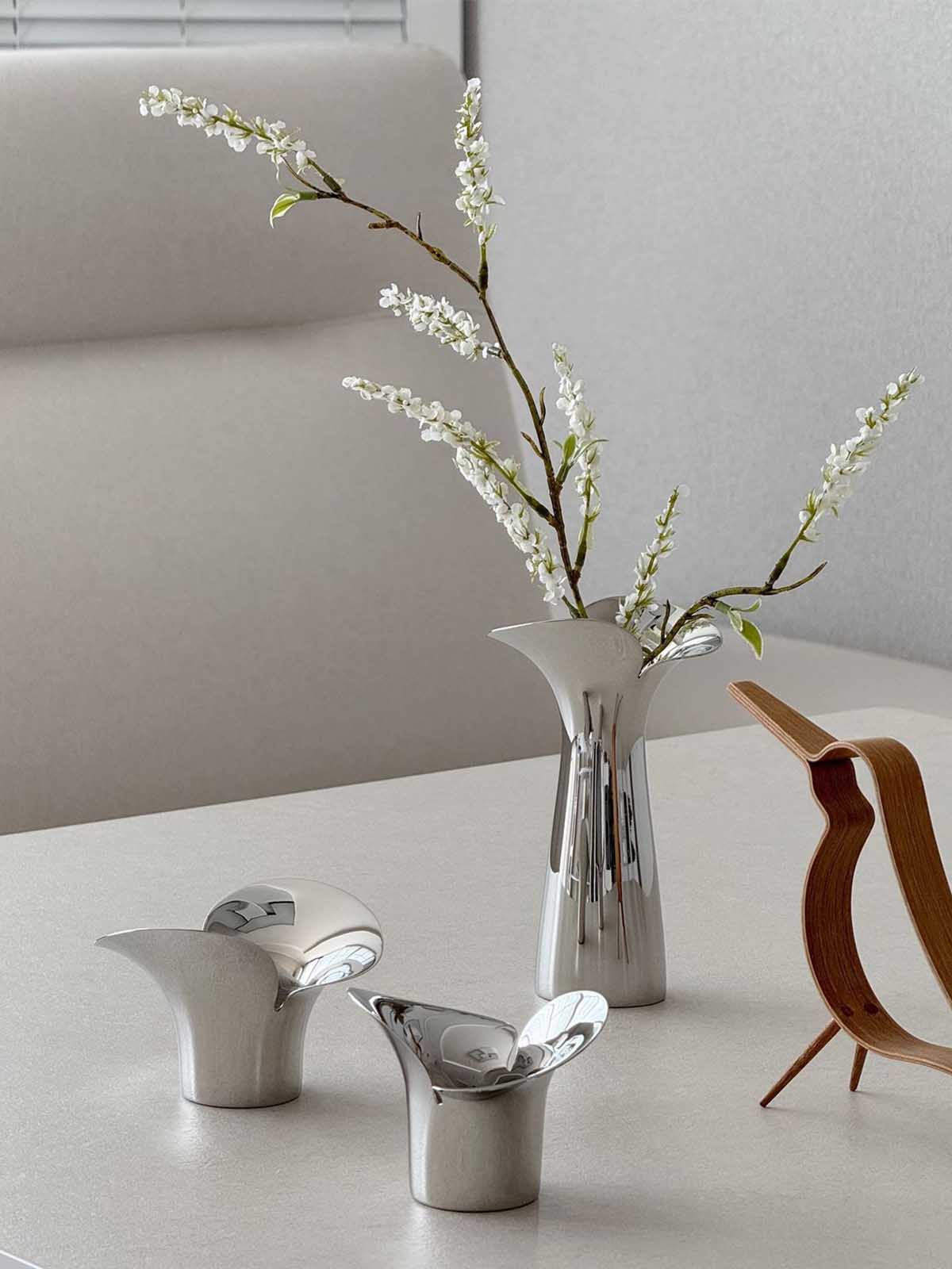 BOTANICAL BLOOM METAL VASE