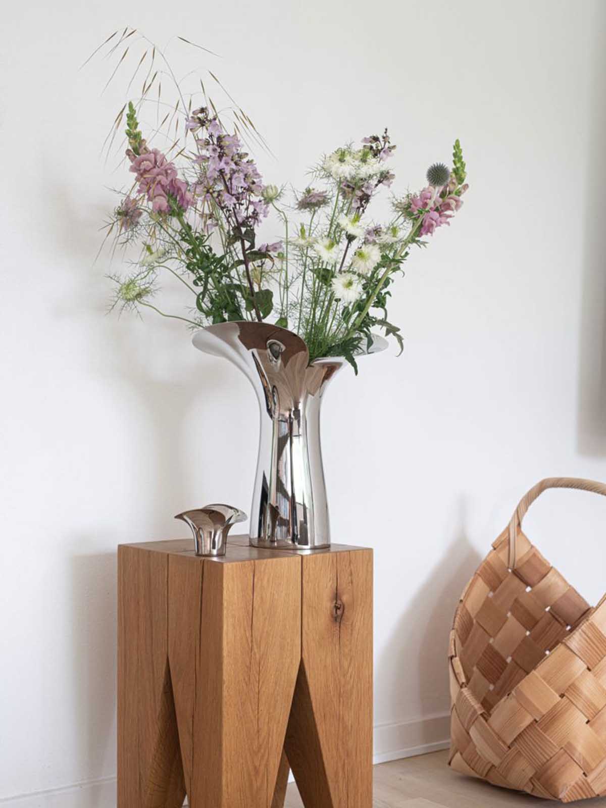 BOTANICAL BLOOM METAL VASE