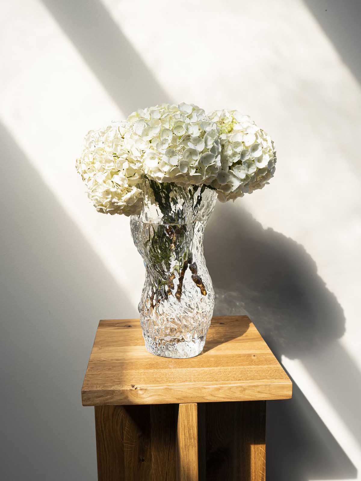 OYSTER SHELL TEXTURED GLASS VASE