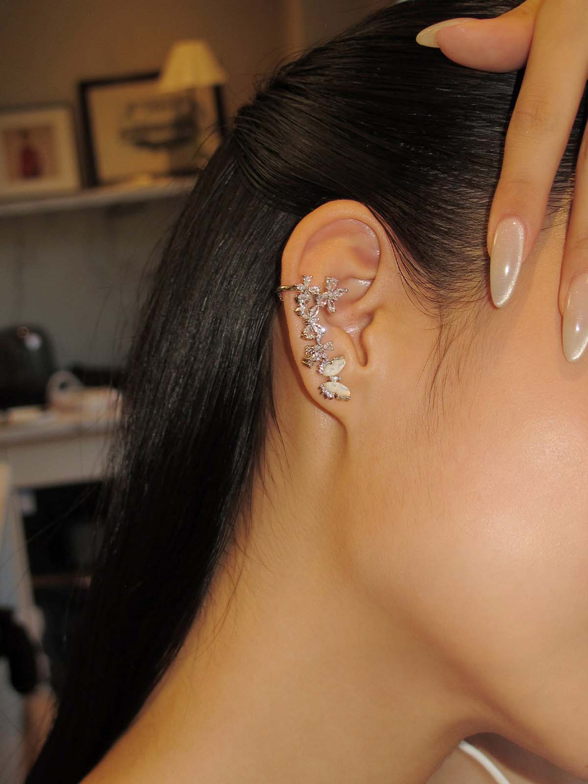 BUTTERFLY PEARL EARRINGS