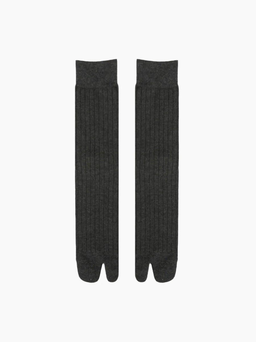 RIBBED TABI CREW SOCKS