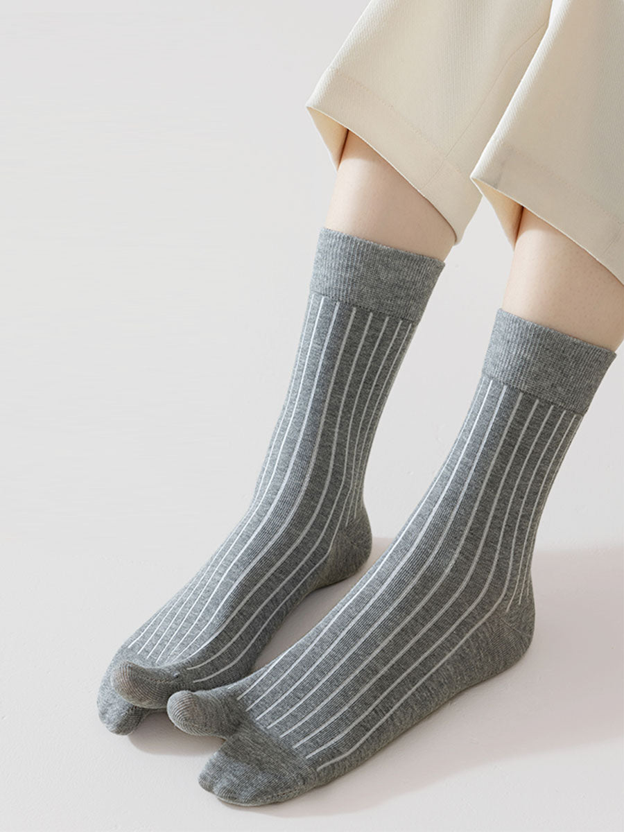 RIBBED TABI CREW SOCKS